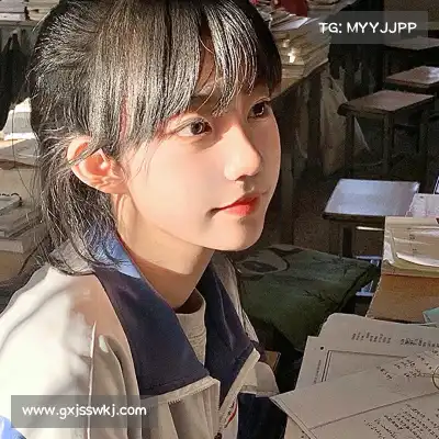 莫青